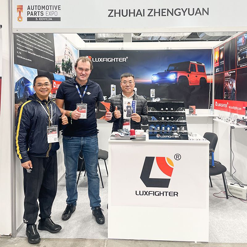 چراغ های جلو و مه شکن LED LUXFIGHTER AUTOMOTIVE PARTS نمایشگاه با استقبال گسترده ای روبرو شد